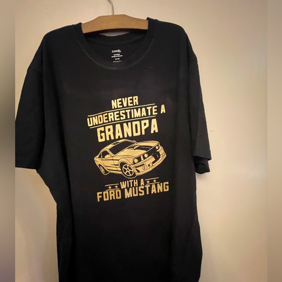 “ never underestimate a grandpa with a Ford Mustang” T-shirt - Picture 1 of 1